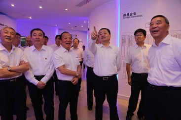 国资委党委书记、主任郝鹏调研中国巨石